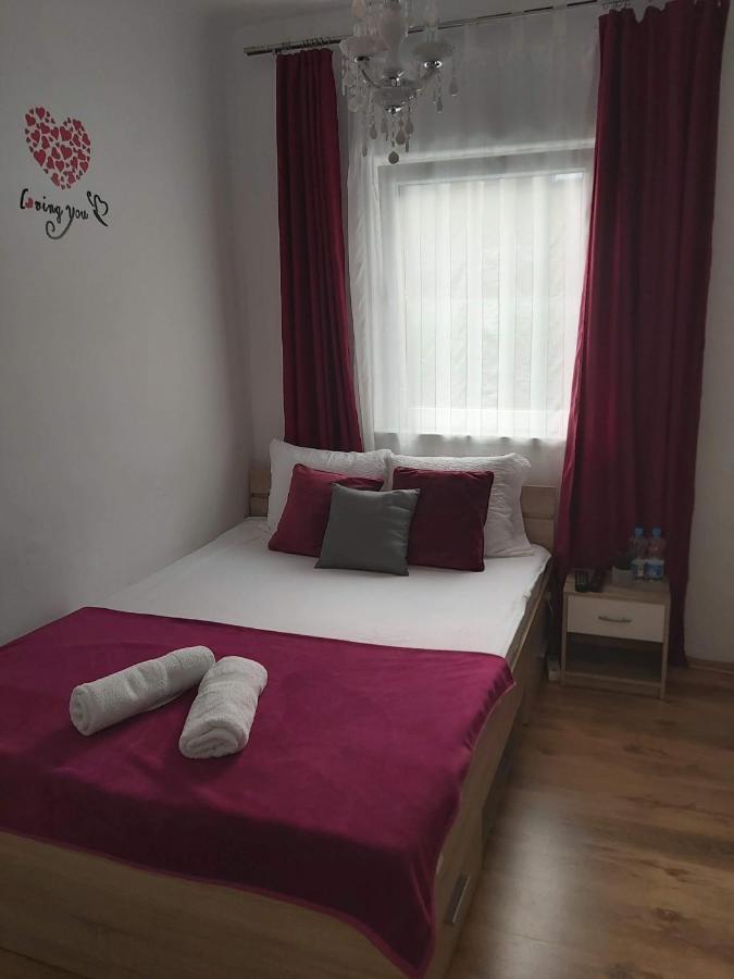Panda Rooms Maribor Buitenkant foto
