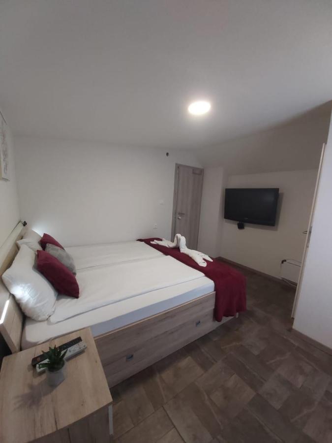 Panda Rooms Maribor Buitenkant foto