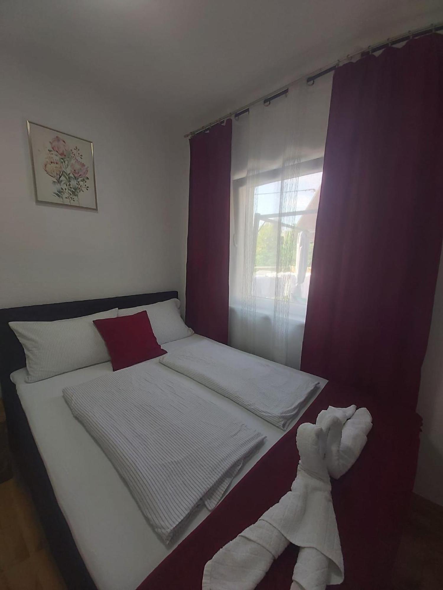 Panda Rooms Maribor Buitenkant foto