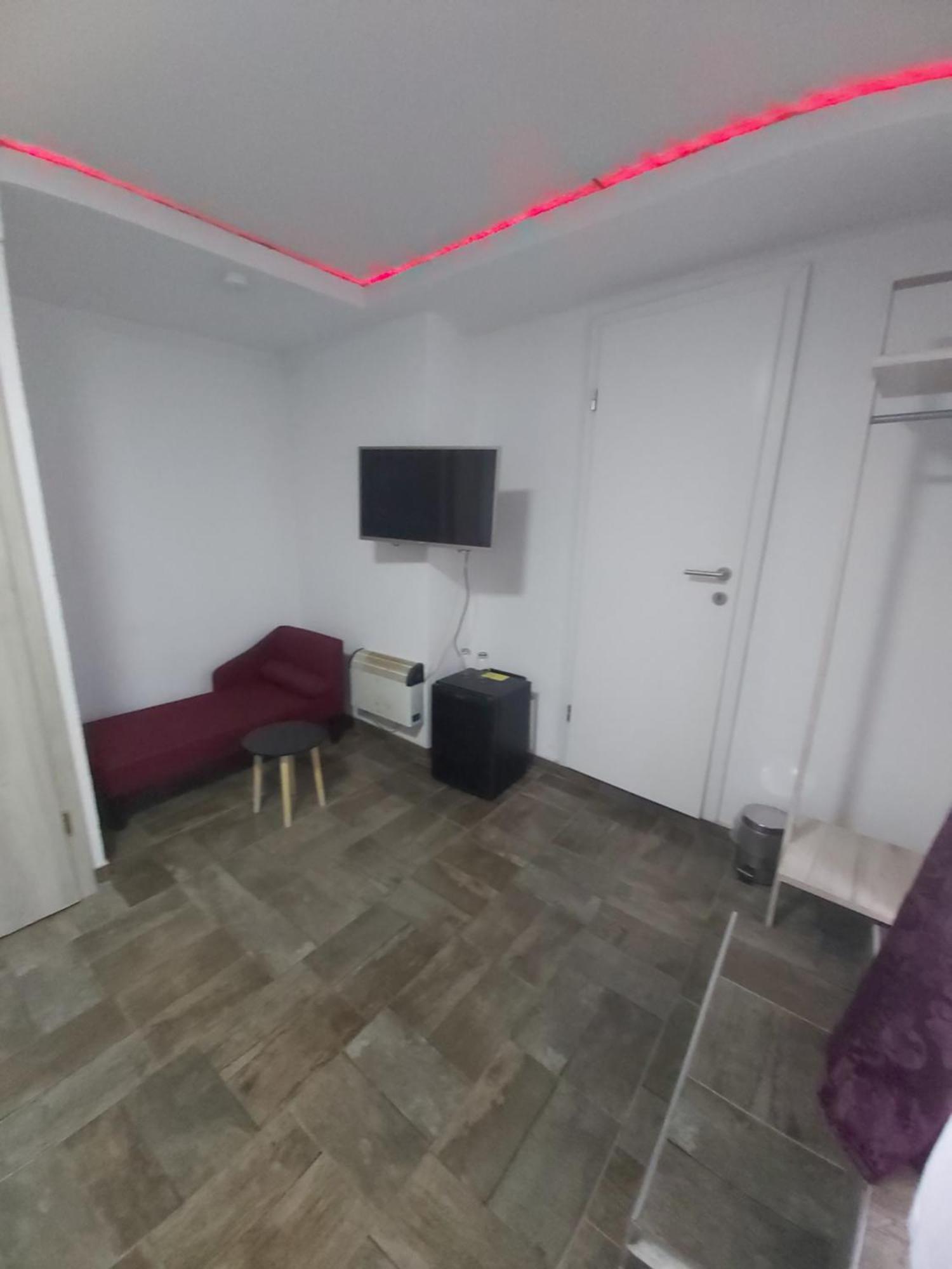 Panda Rooms Maribor Buitenkant foto