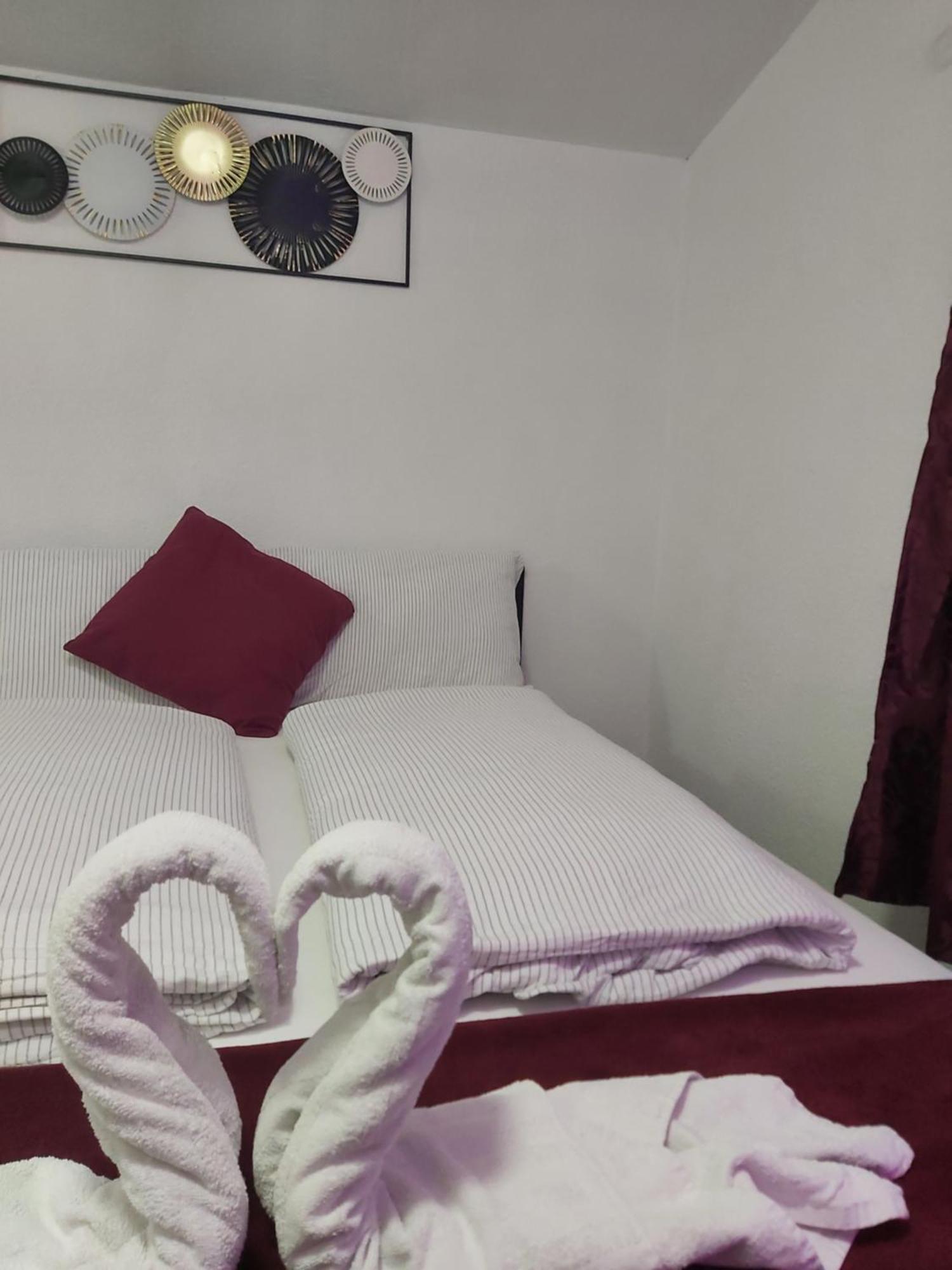 Panda Rooms Maribor Buitenkant foto