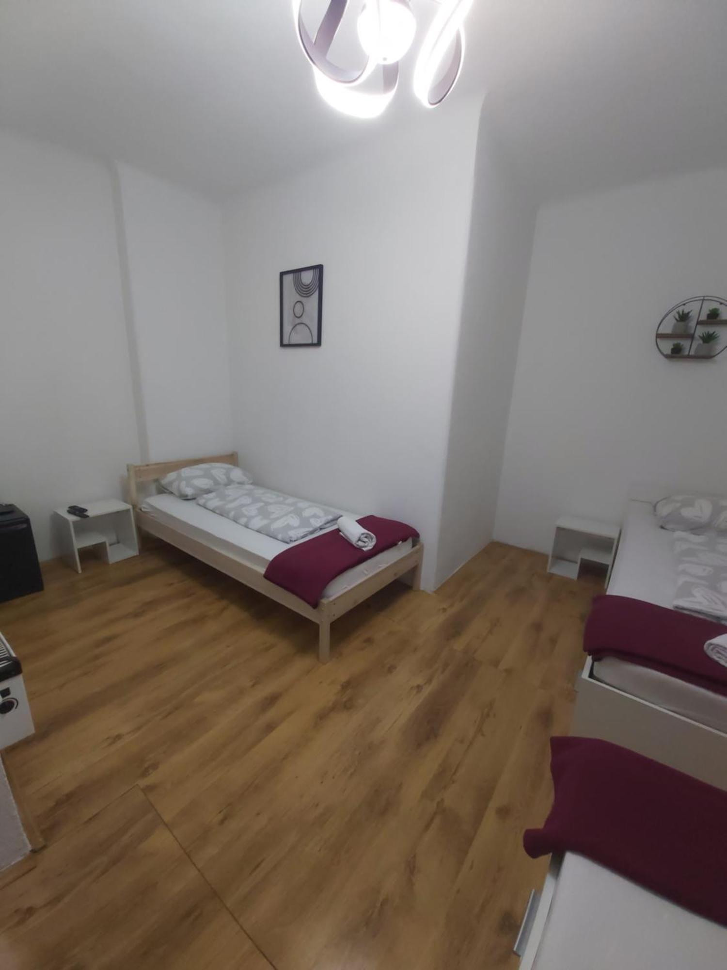 Panda Rooms Maribor Buitenkant foto