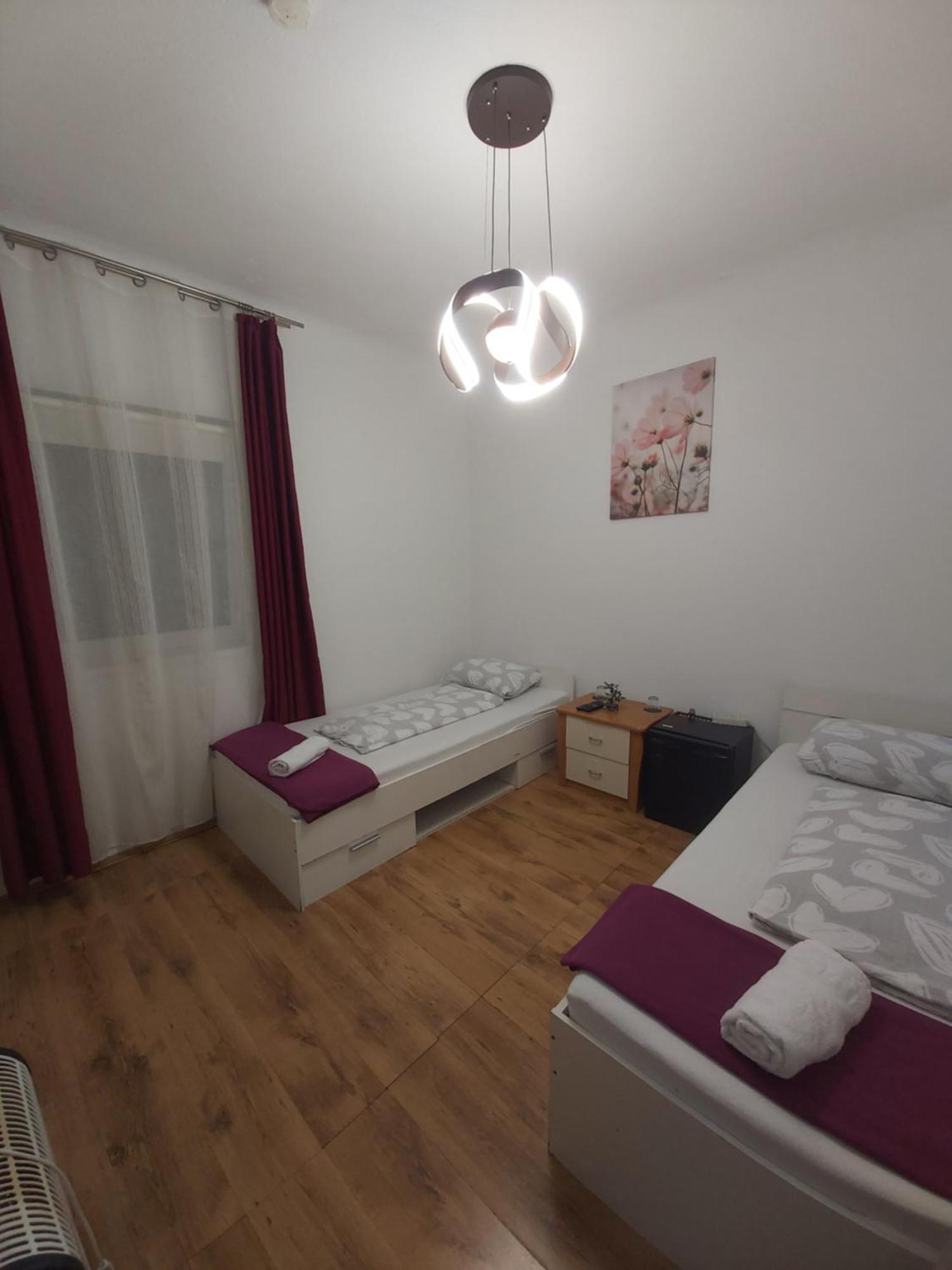 Panda Rooms Maribor Buitenkant foto