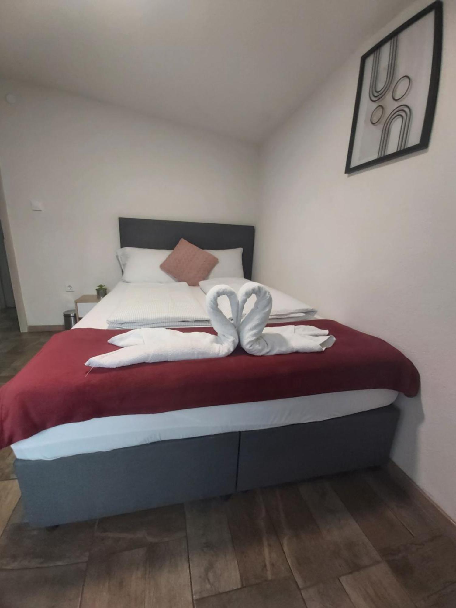 Panda Rooms Maribor Buitenkant foto