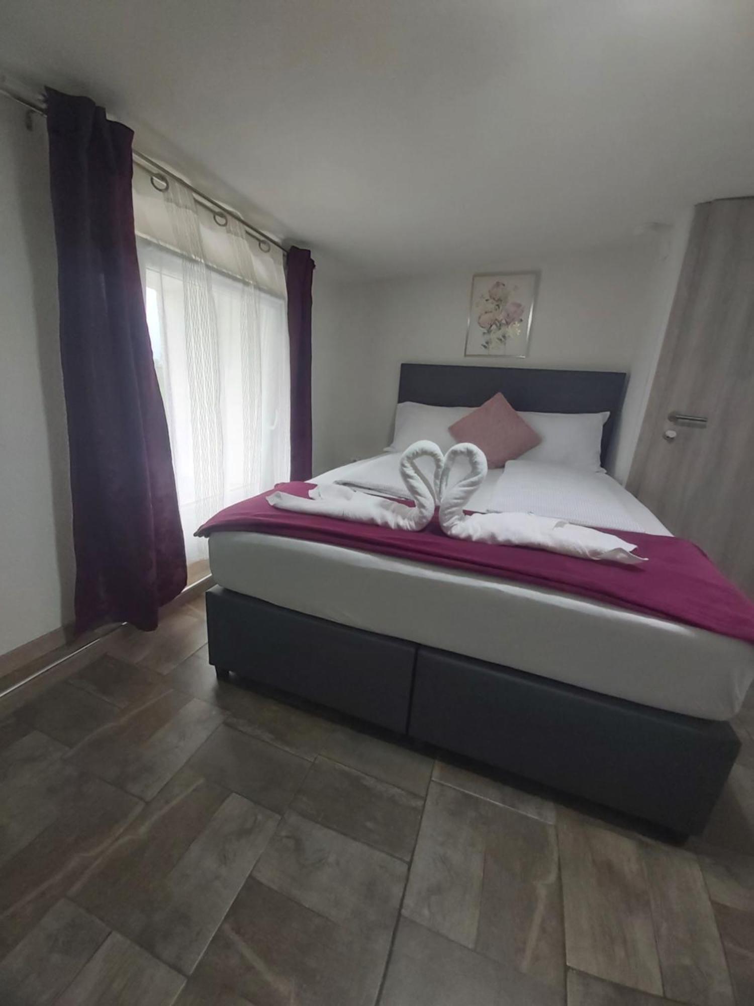 Panda Rooms Maribor Buitenkant foto