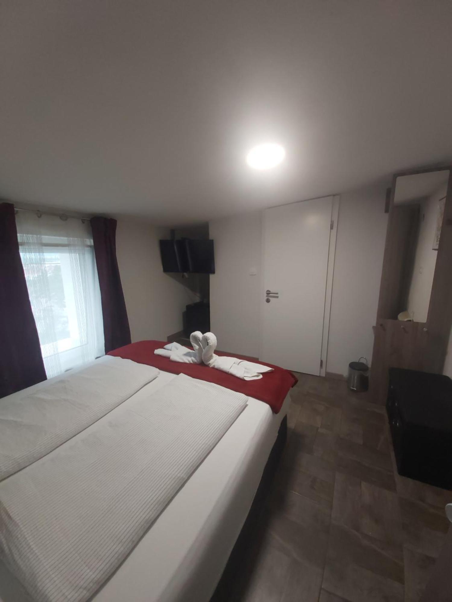 Panda Rooms Maribor Buitenkant foto