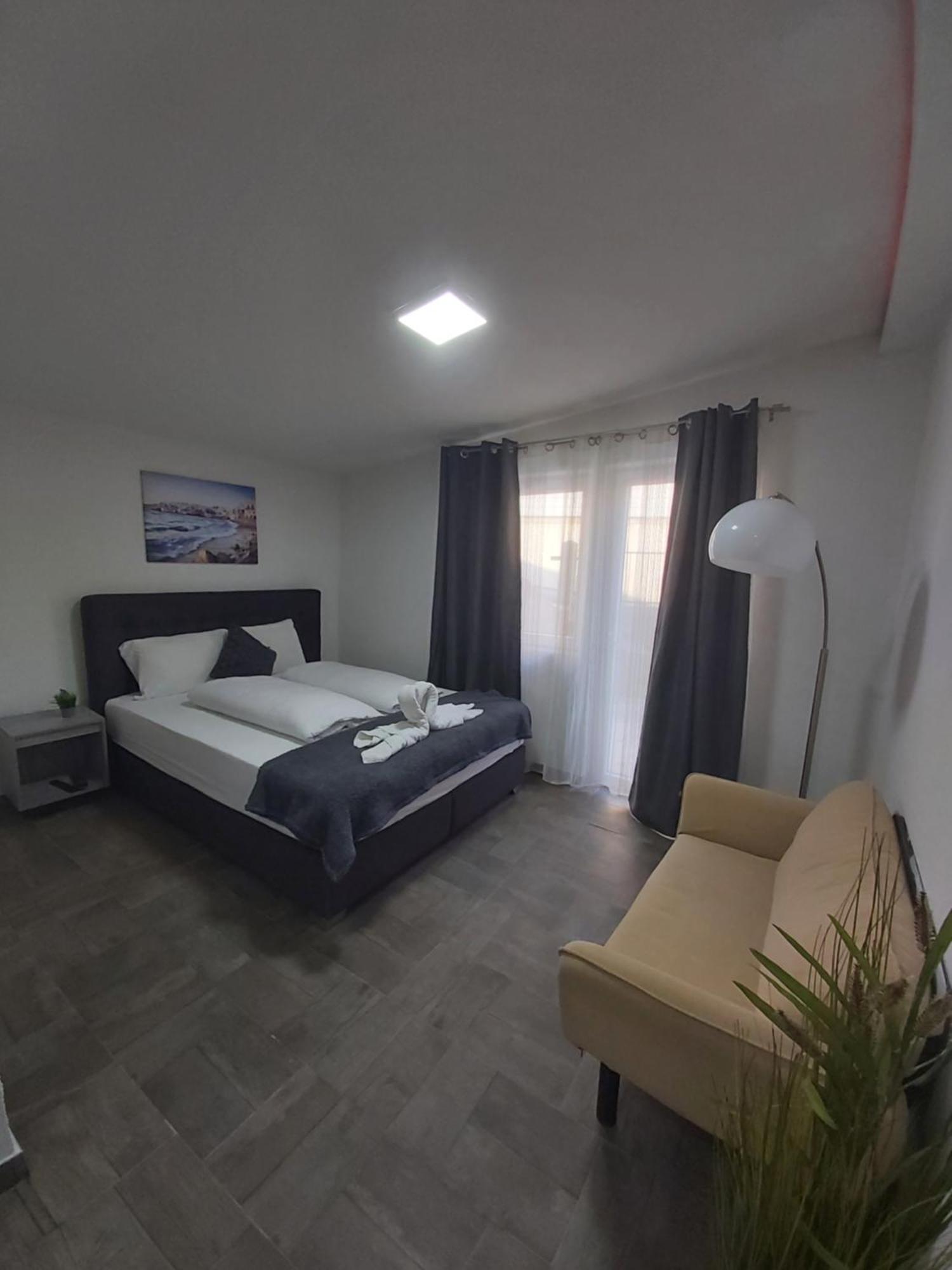 Panda Rooms Maribor Buitenkant foto