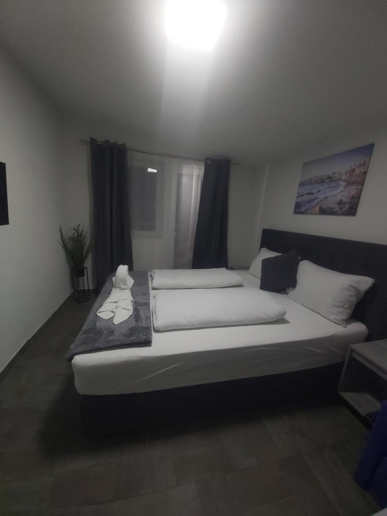 Panda Rooms Maribor Buitenkant foto