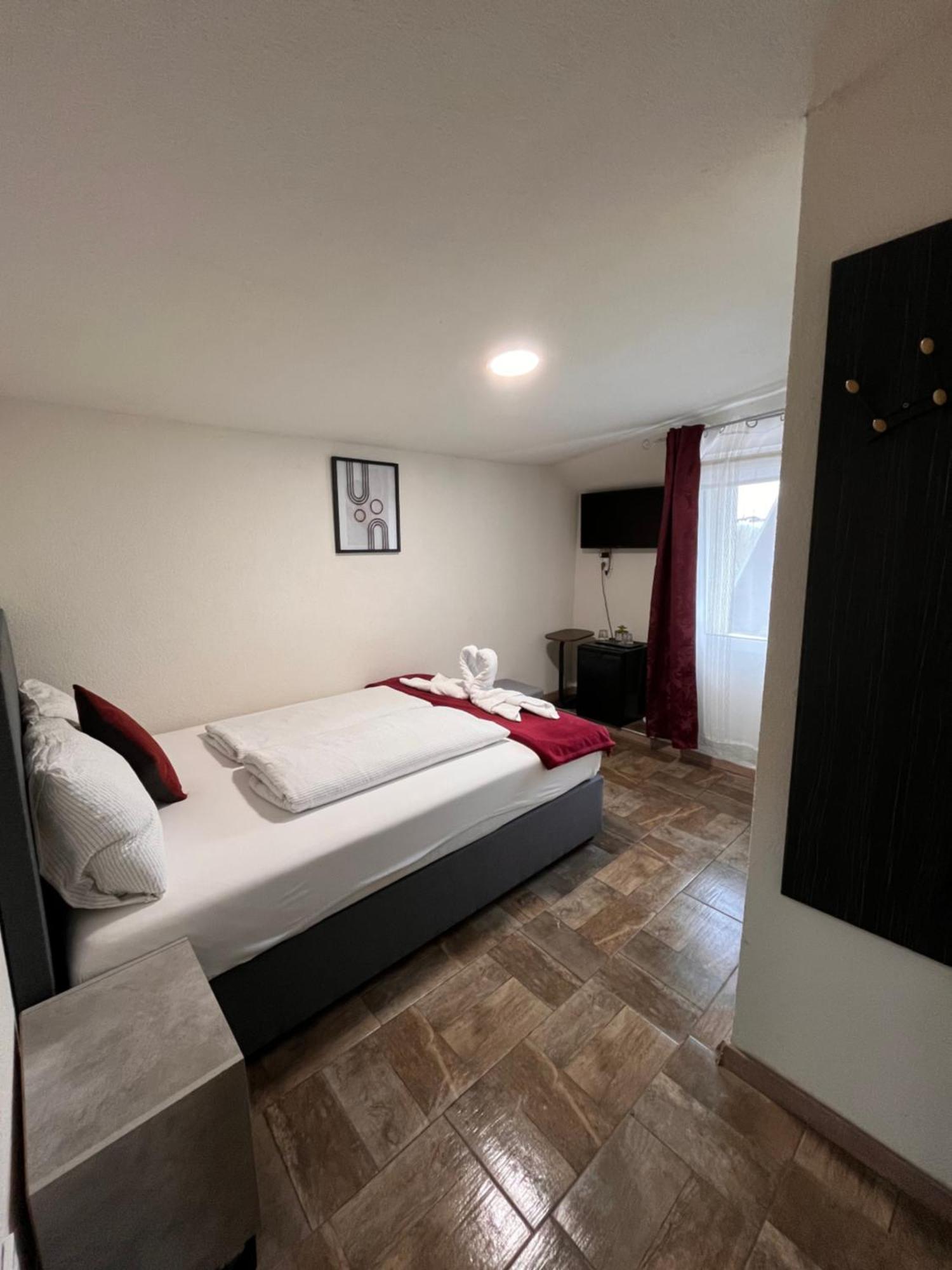 Panda Rooms Maribor Buitenkant foto