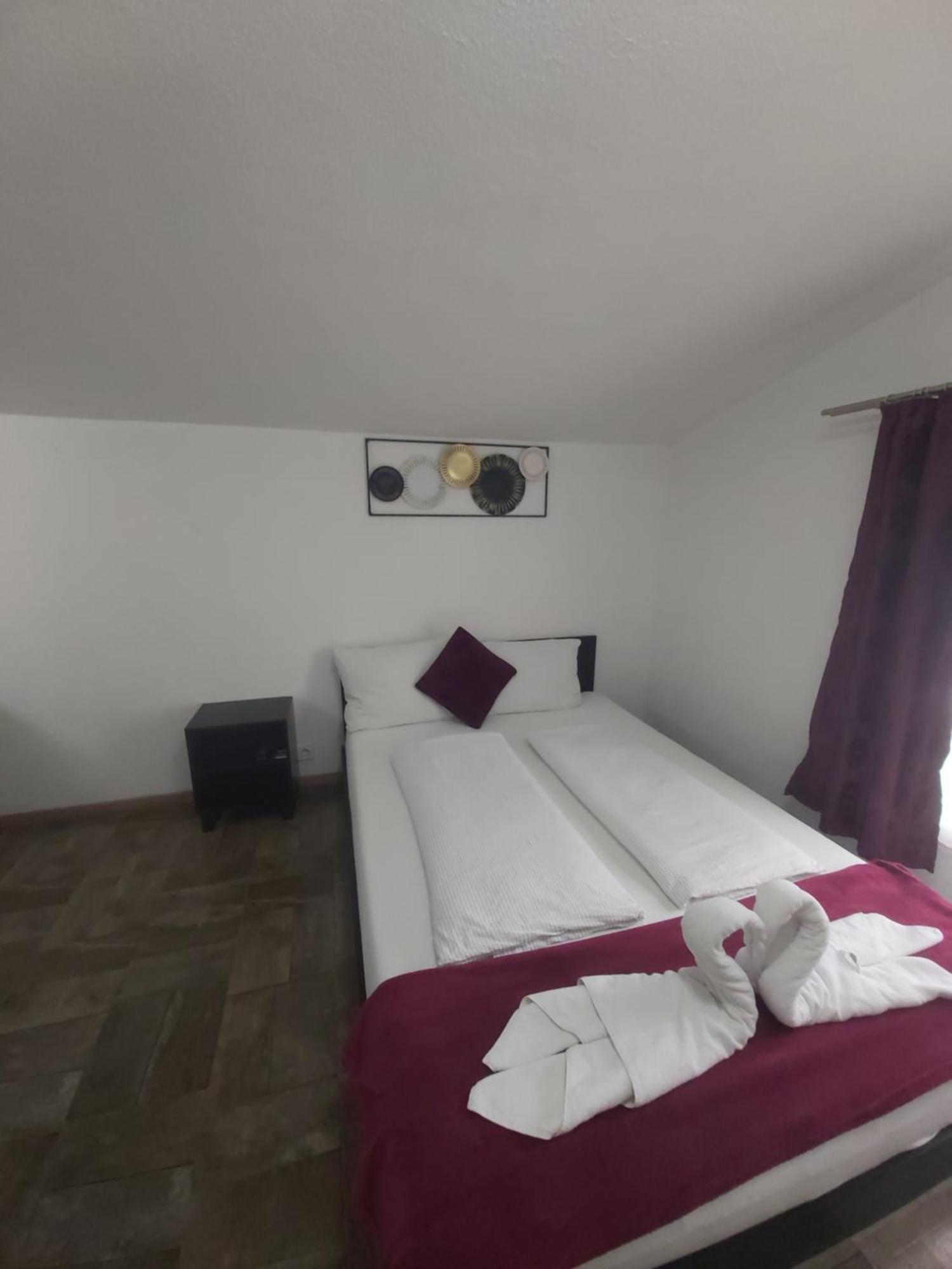 Panda Rooms Maribor Buitenkant foto