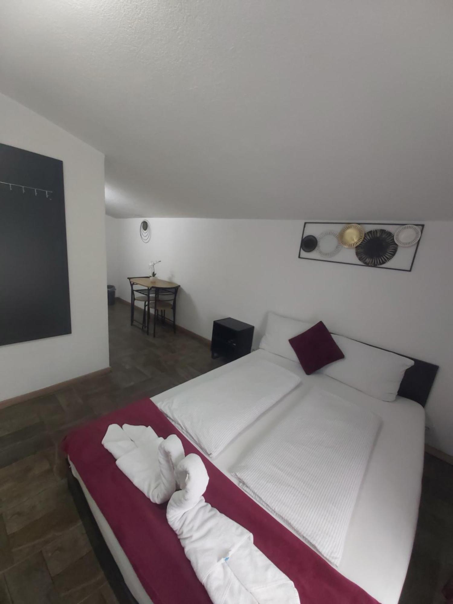 Panda Rooms Maribor Buitenkant foto