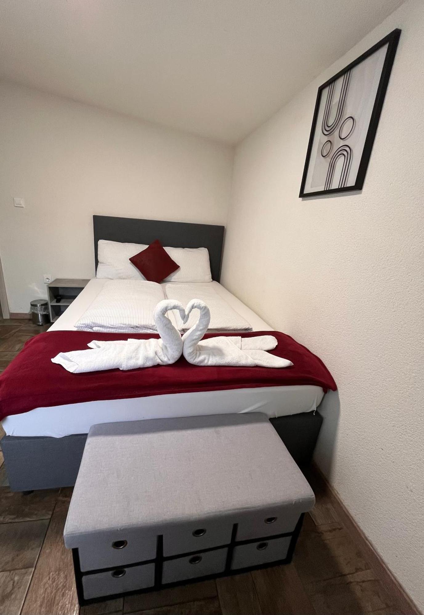 Panda Rooms Maribor Buitenkant foto