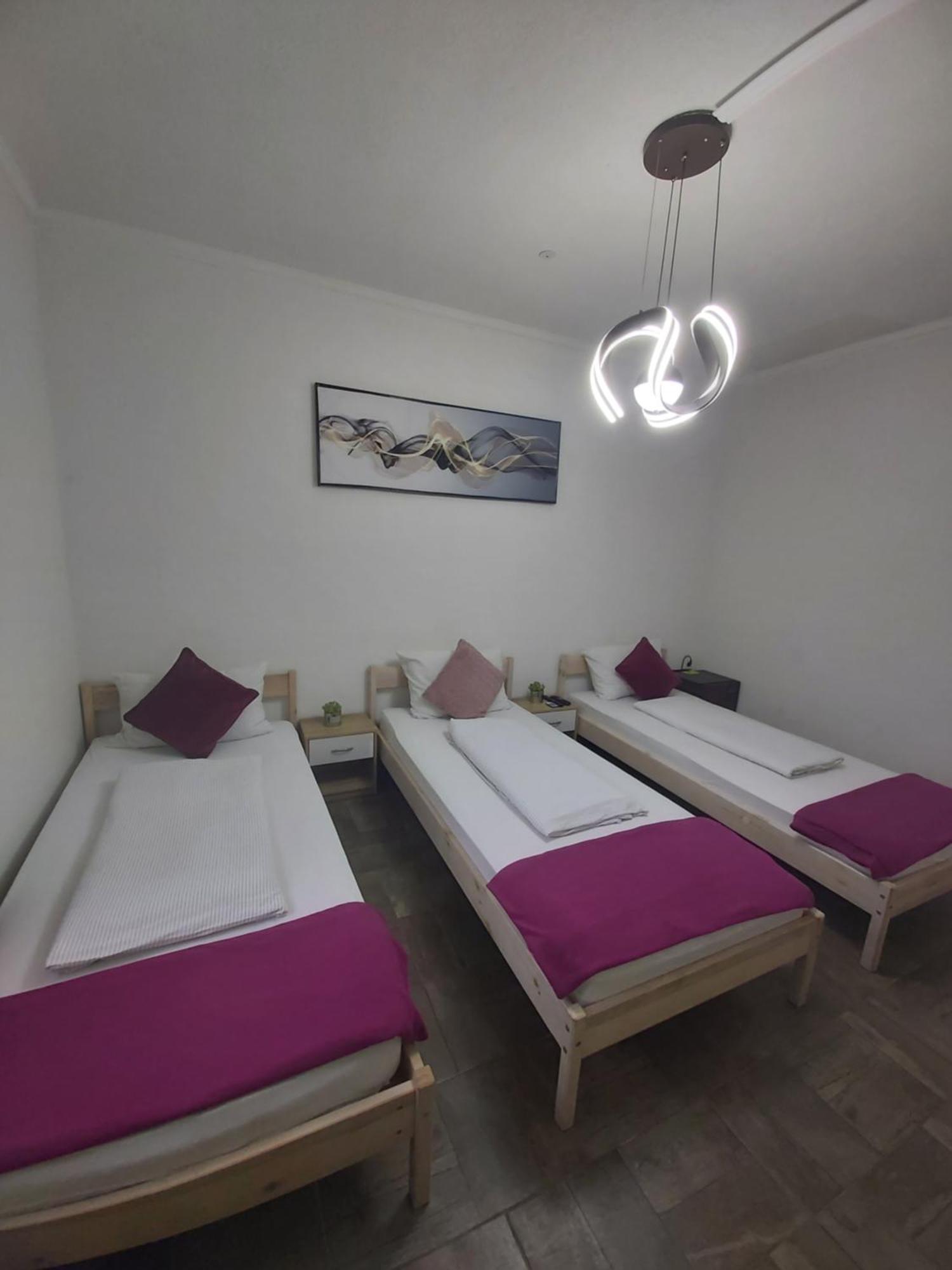 Panda Rooms Maribor Buitenkant foto